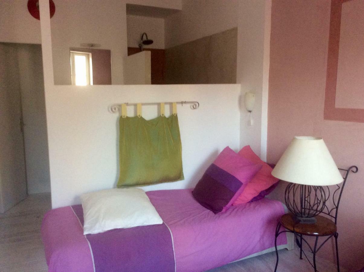 La Planque Bed & Breakfast กรุยซ็อง ภายนอก รูปภาพ